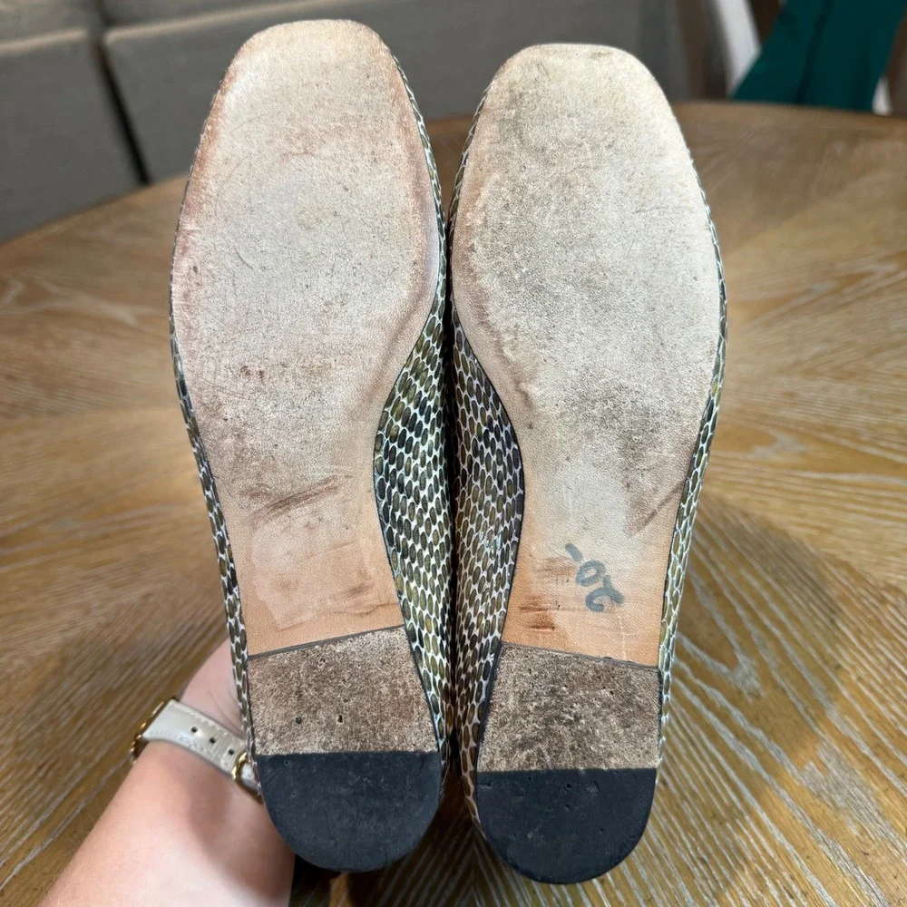 Stuart Weitzman Shoestring Snakeskin Embossed Flats‎ Tassels Brown Size 6.5
